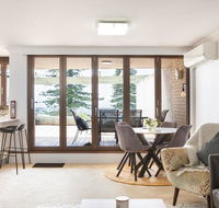 Beachfront Manly Apartment With Parking and Balcony - Holiday Great Ocean Road