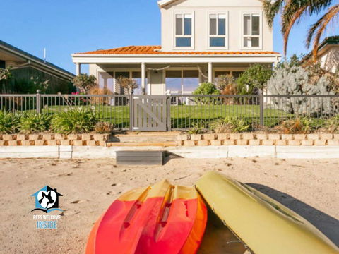 Renovated Beautiful Holiday Home With A Private Beach & Stunning Views! - Holiday Great Ocean Road 1