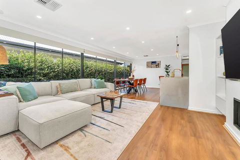 Redbrick Retreat - Generous Coastal Escape - Holiday Great Ocean Road 0