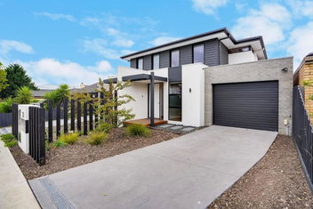 Relaxing Bentleigh Executive Family Getaway with Holiday Great Ocean Road