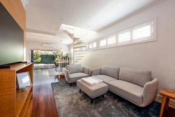 Renovated 3 Bedroom Family Home In Richmond with Holiday Great Ocean Road