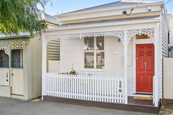 Renovated Brilliance In Bayside Albert Park with Holiday Great Ocean Road