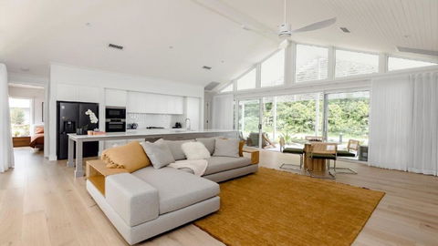 Resort Style Living With Pool, Tennis Court And Beach - Holiday Great Ocean Road 0
