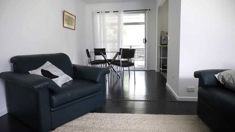 Retro Beach House - Macmasters Beach - Holiday Great Ocean Road 2