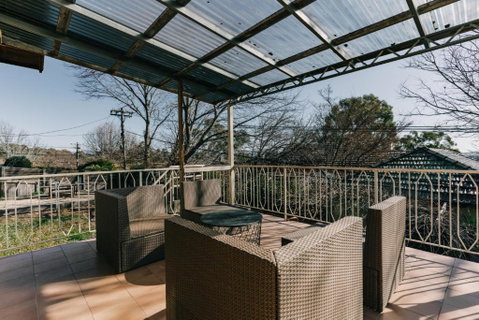 Restful Canberra Retreat In Spacious Terrace Home - Holiday Great Ocean Road 2