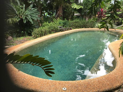 Royal Palm Cottage, Entire Two Bedroom 2 Bathroom House With Pool - Holiday Great Ocean Road 2