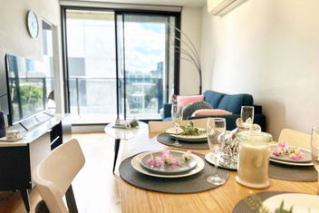 RS703 - West Melbourne Aparment With Balcony #Free Parking with Holiday Great Ocean Road