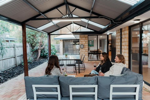 Salhus - Sleep In King Beds & Easy Walk To Town - Holiday Great Ocean Road 0