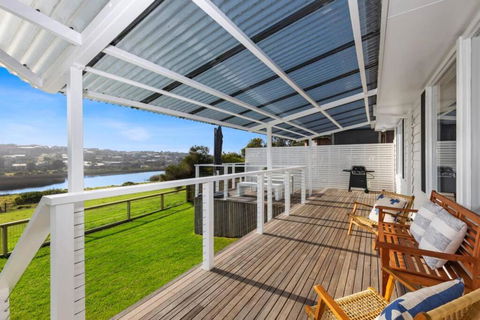 SALTWATER HOUSE - Opposite The Beach And Views Over The Lake! - Holiday Great Ocean Road 1