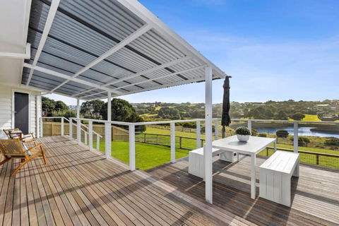 SALTWATER HOUSE - Opposite The Beach And Views Over The Lake! - Holiday Great Ocean Road 3