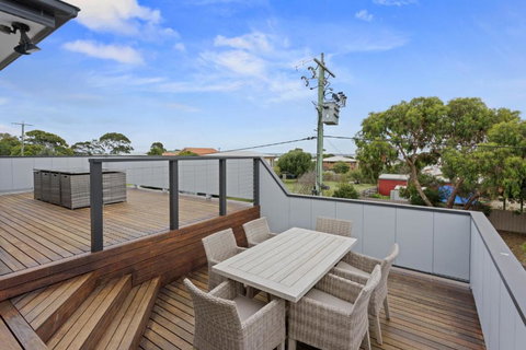 Sanctuary Lodge By Ready Set Stay - BYO LINEN & TOWELS - Holiday Great Ocean Road 3