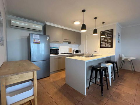 Sandcastle - A Esplanade Place, Stunning Views - Holiday Great Ocean Road 0