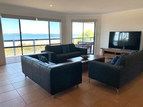 Sandcastle - A Esplanade Place, Stunning Views - Holiday Great Ocean Road 1