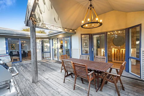Sandy Hills Beach House By Ready Set Stay- BYO LINEN & TOWELS - Holiday Great Ocean Road 1