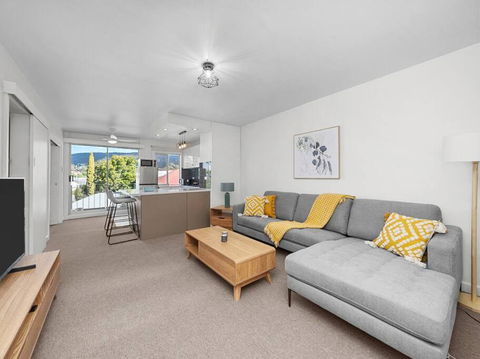 Sandy Bay Apartment With Hobart River View, Near UTAS - Stroll To Cafes And Shops - Holiday Great Ocean Road 0