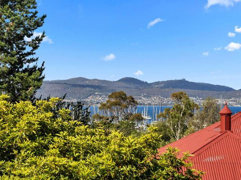 Sandy Bay Apartment With Hobart River View, Near UTAS - Stroll To Cafes And Shops - Holiday Great Ocean Road 1
