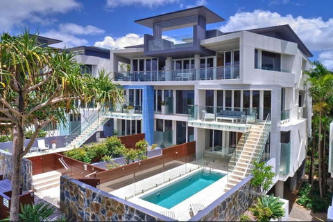 Seaside Luxury: Private Pool And Stunning Views - Holiday Great Ocean Road 0