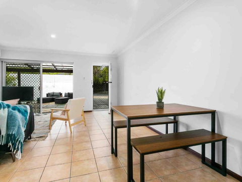 Serene Stay 2br, Sleeps 4, River & Beach Close - Holiday Great Ocean Road 1