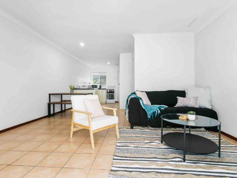 Serene Stay 2br, Sleeps 4, River & Beach Close - Holiday Great Ocean Road 0