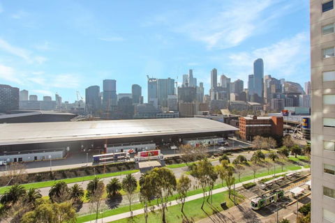 Spacious Living And Grand Views In Southbank - Holiday Great Ocean Road 1