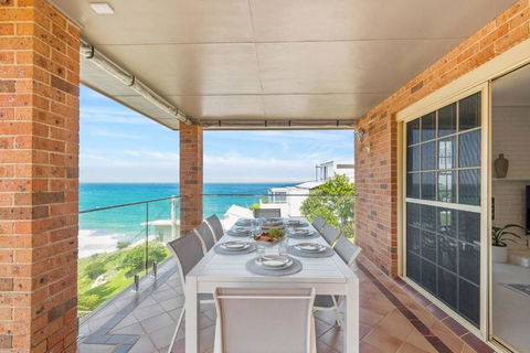 Stanwell Park Escape - Sprawling Beachfront Living - Holiday Great Ocean Road 0