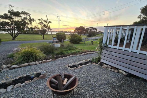 The Boathouse, A Place To Unwind & Explore - Holiday Great Ocean Road 3