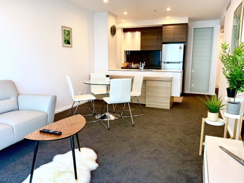 Best Located Brand New Apartment In Canberra CBD - Holiday Great Ocean Road 0