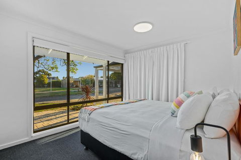 The Shore Guest House Milang - Holiday Great Ocean Road 1