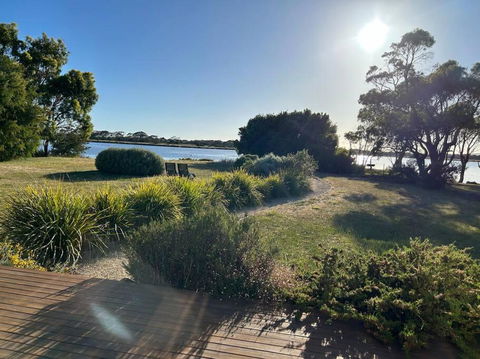 Waterside Living: The Tide House, Tasman Peninsula - Holiday Great Ocean Road 1