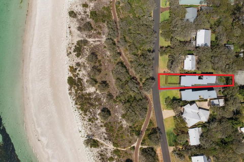 XYZ Holiday Home - Holiday Great Ocean Road 0