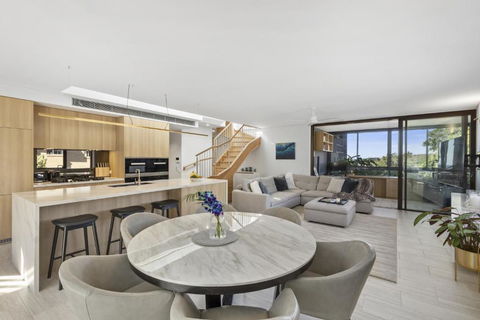YAWA1B - Bellevue Hill Penthouse - Holiday Great Ocean Road 0