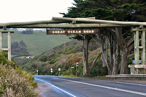 Small-Group Great Ocean Road And Twelve Apostles Full-Day Tour - Holiday Great Ocean Road 0