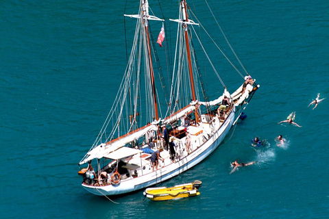 Whitehaven Beach Sailing And Snorkeling Cruise - Holiday Great Ocean Road 3
