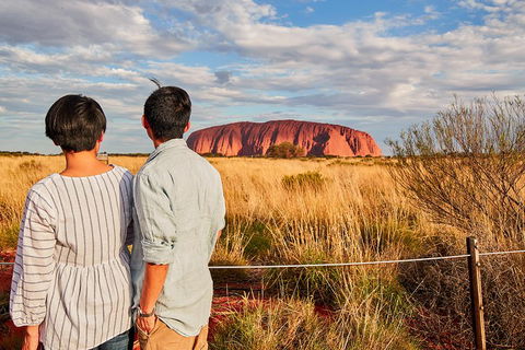 Uluru (Ayers Rock) Sunset Tour - Holiday Great Ocean Road 1