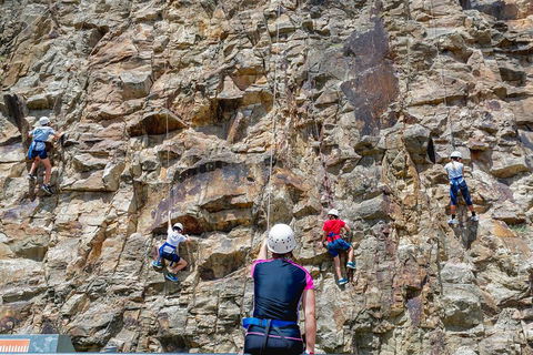 Rock Climbing At The Kangaroo Point Cliffs In Brisbane - Holiday Great Ocean Road 2