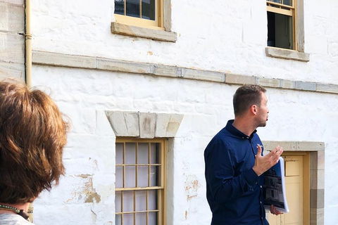 Convicts And The Rocks: Sydney's Walking Tour Led By Historian - Holiday Great Ocean Road 2