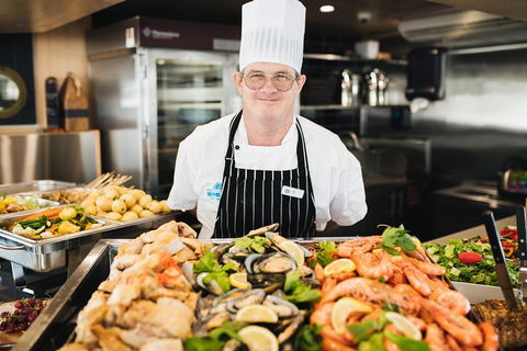 Dinner Buffet Cruise On The Gold Coast - Holiday Great Ocean Road 4