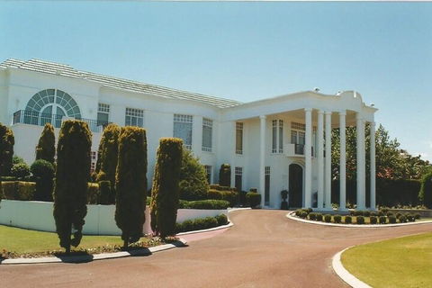 The Billionaire Club - Holiday Great Ocean Road 2